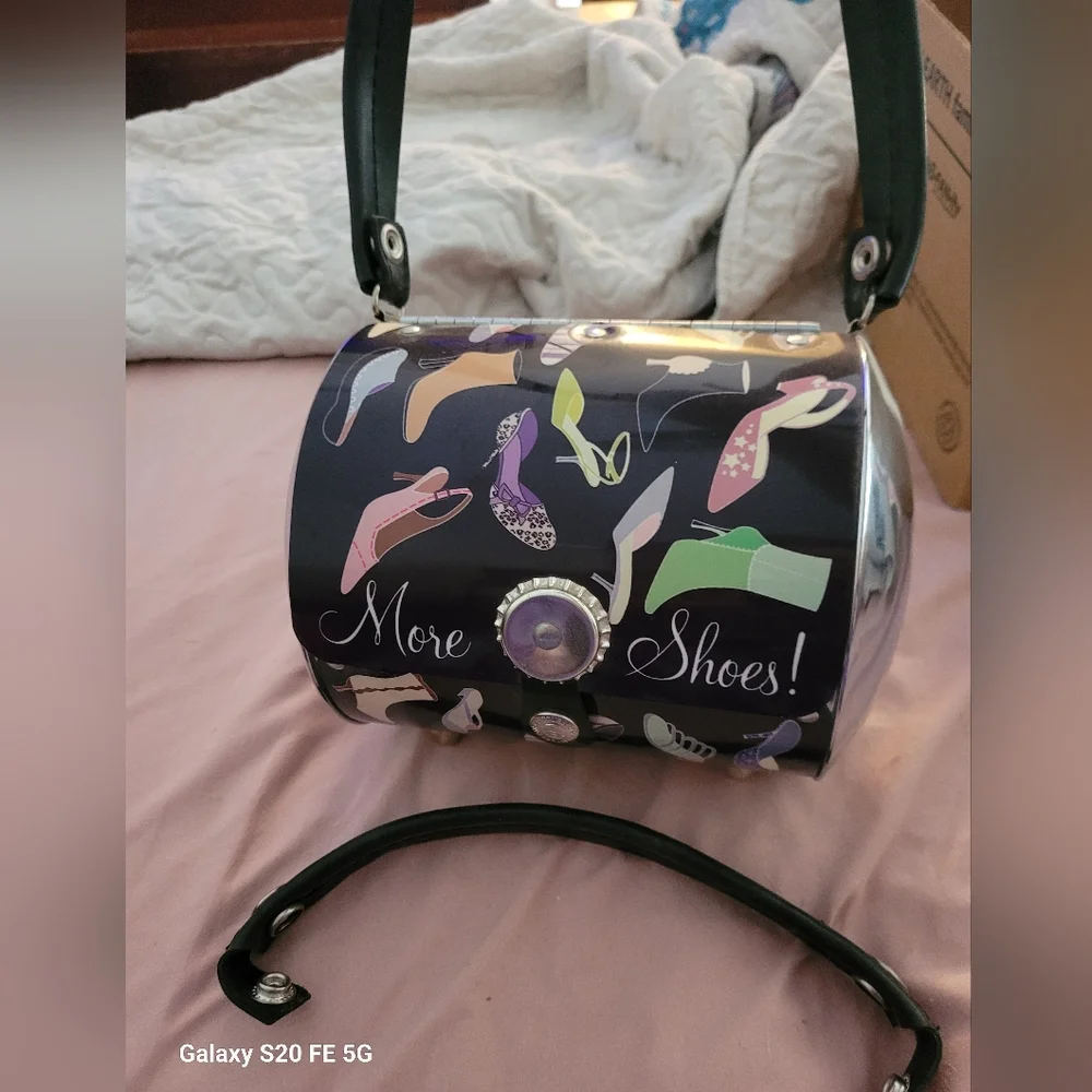 Little Earth Metal Shoe Purse